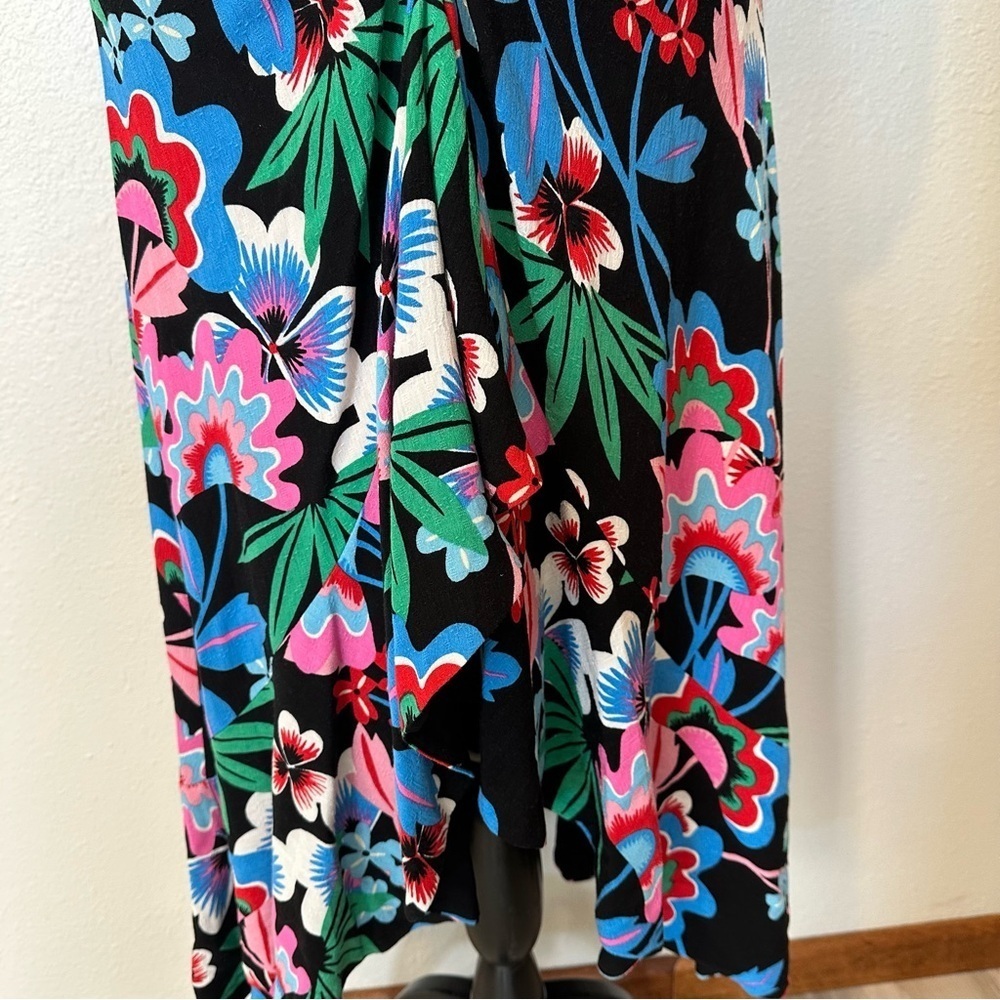 Maeve Vibrant Rouched Floral Backless Dress - Picture 8 of 15